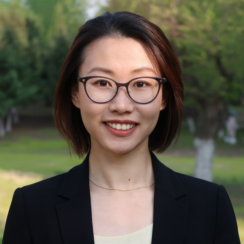 Yi Han Headshot